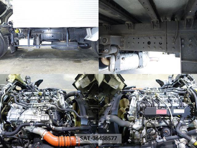 Mitsubishi CANTER 2017-04 331318-11