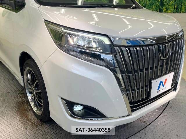 Toyota ESQUIRE 2018-06 268560-12