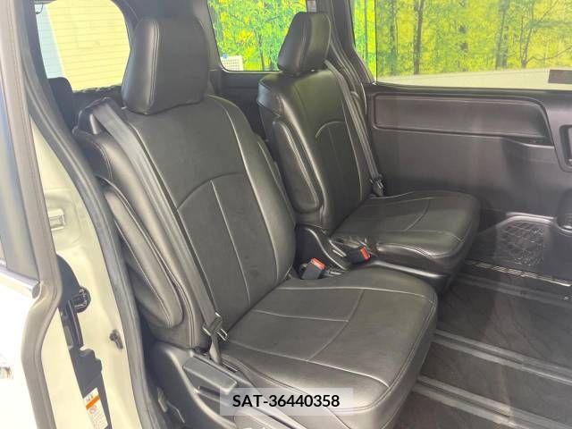 Toyota ESQUIRE 2018-06 268560-9