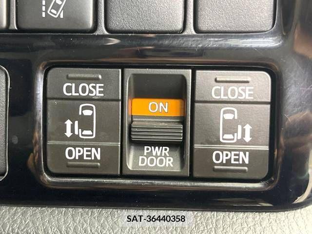 Toyota ESQUIRE 2018-06 268560-4