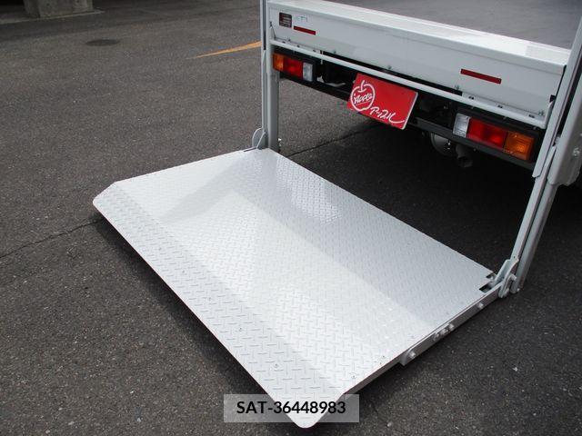 Mitsubishi CANTER 2023-11 263468-9