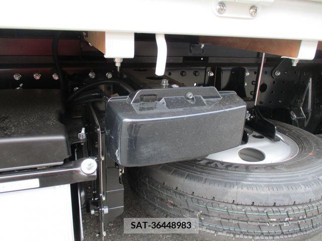 Mitsubishi CANTER 2023-11 263468-11