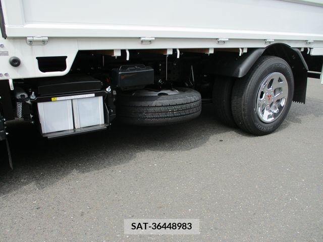 Mitsubishi CANTER 2023-11 263468-12