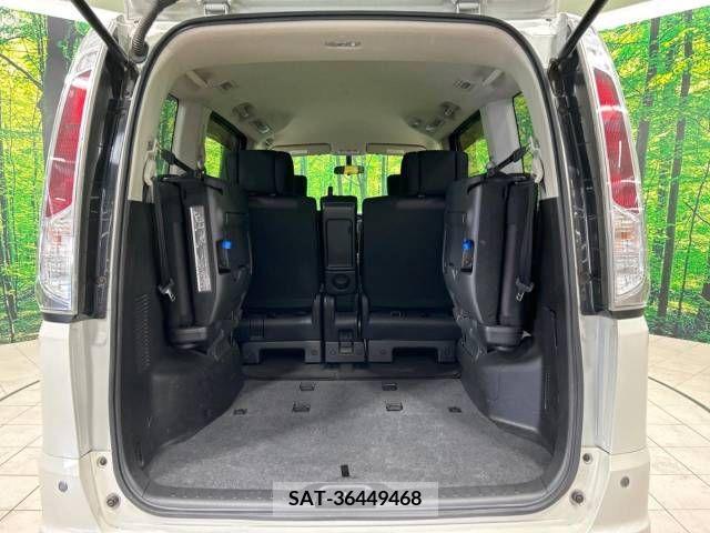 Nissan SERENA 2012-02 367788-10