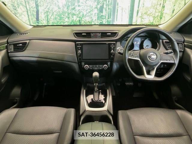 Nissan X-TRAIL 2017-08 341145-1