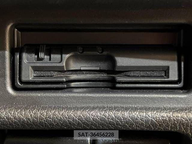 Nissan X-TRAIL 2017-08 341145-5