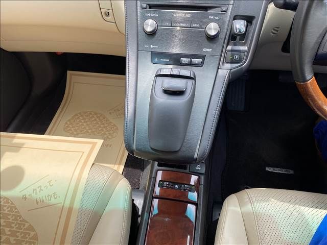 Lexus HS 2013-03 2332-8