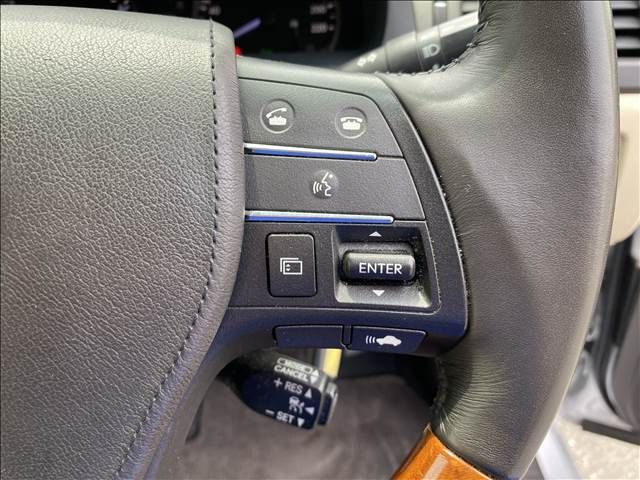 Lexus HS 2013-03 2332-11