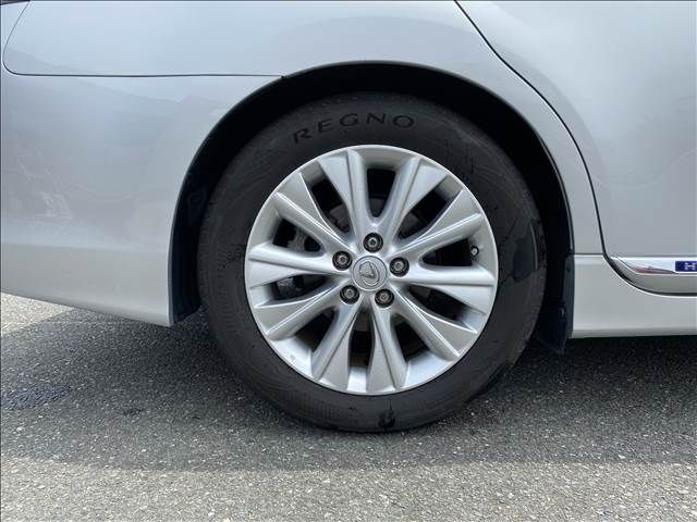 Lexus HS 2013-03 2332-19