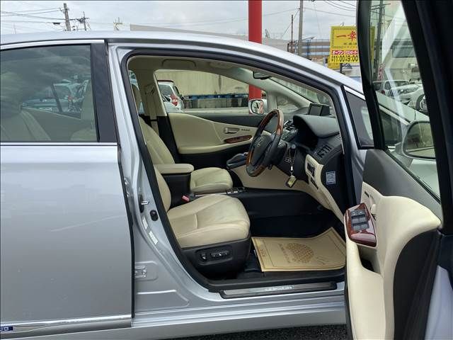 Lexus HS 2013-03 2332-3