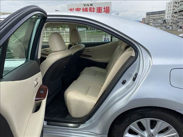Lexus HS 2013-03 2332-5