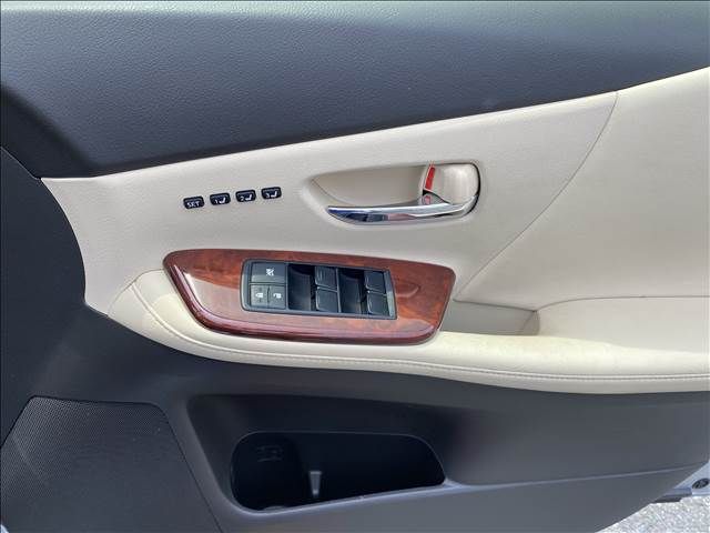 Lexus HS 2013-03 2332-12