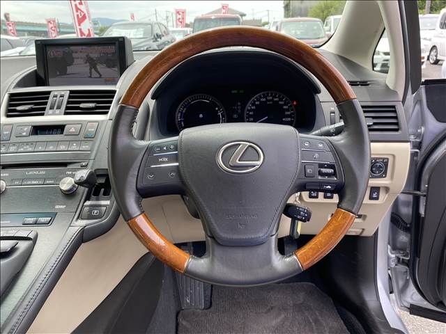 Lexus HS 2013-03 2332-1