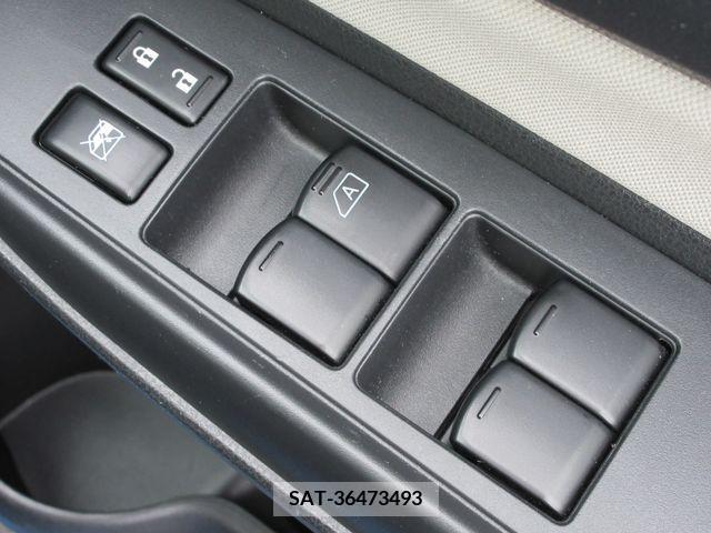 Nissan NOTE 2019-04 325919-10