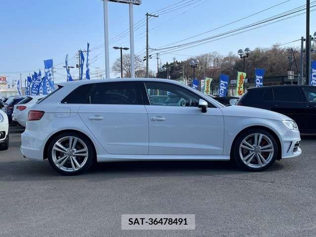 Audi S3 2016-09 372563-2