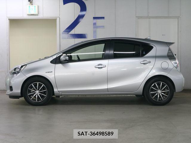 Toyota AQUA 2013-05 374207-8