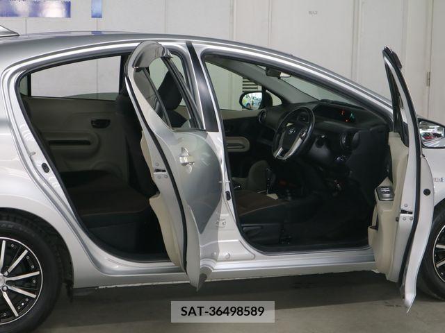 Toyota AQUA 2013-05 374207-10