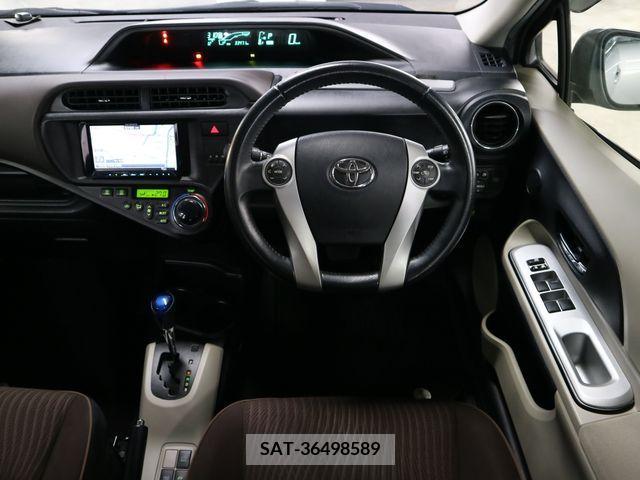 Toyota AQUA 2013-05 374207-9