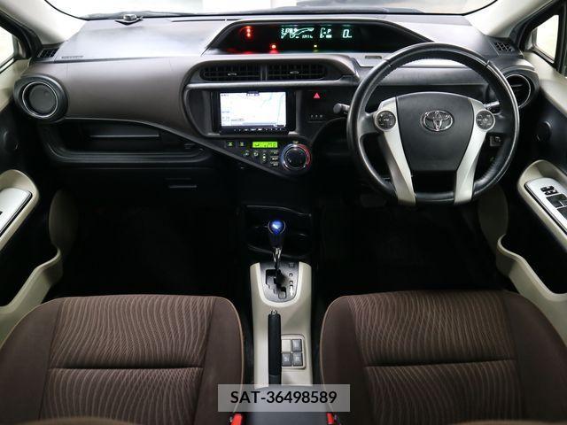 Toyota AQUA 2013-05 374207-2