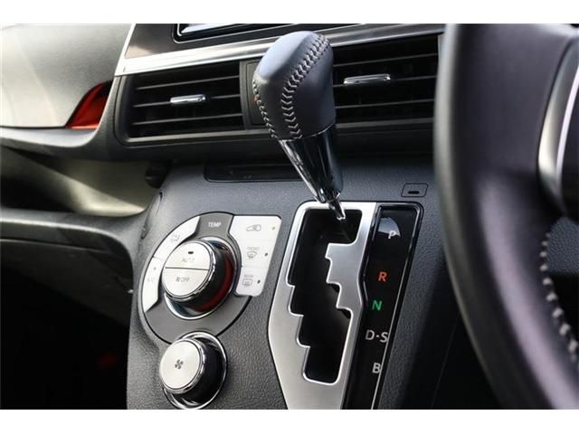 Toyota SIENTA 2016-12 24728-7