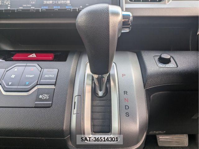 Honda e 2013-10 380754-26