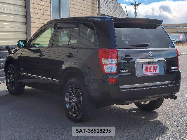 Suzuki ESCUDO 2013-12 214775-8