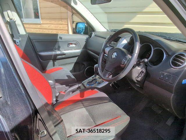 Suzuki ESCUDO 2013-12 214775-9