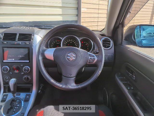 Suzuki ESCUDO 2013-12 214775-1