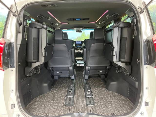 Toyota ALPHARD 2023-05 185871-12