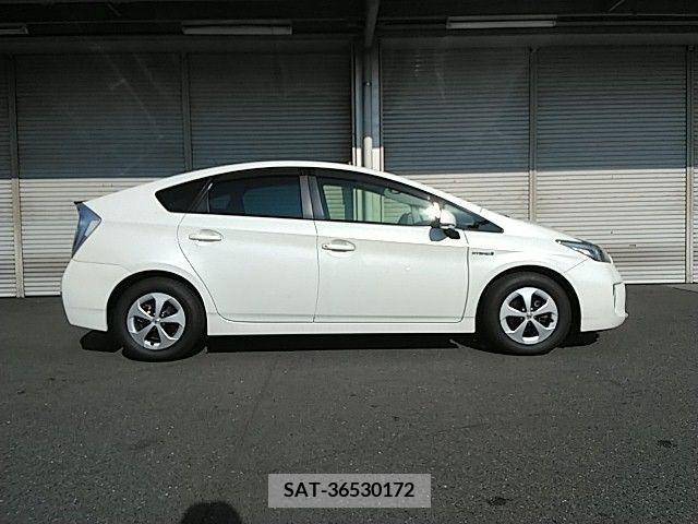 Toyota PRIUS 2012-12 328394-22