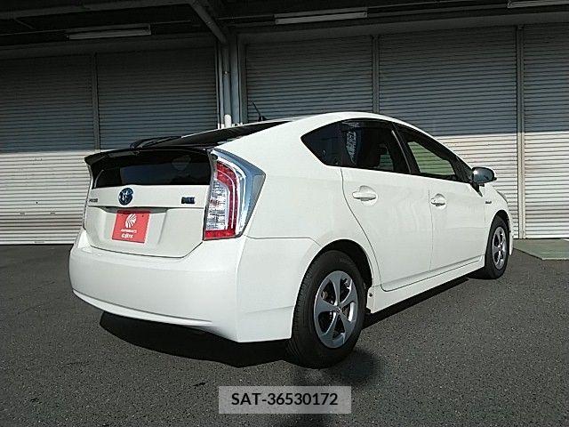 Toyota PRIUS 2012-12 328394-19
