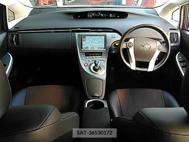 Toyota PRIUS 2012-12 328394-1