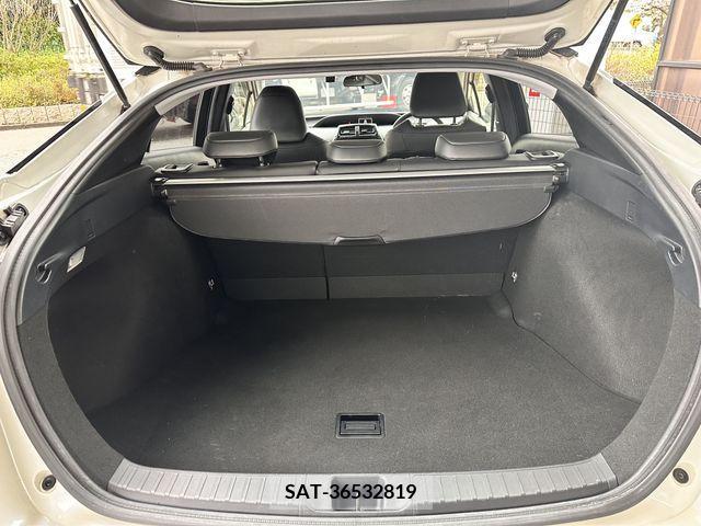 Toyota PRIUS 2016-08 281840-12
