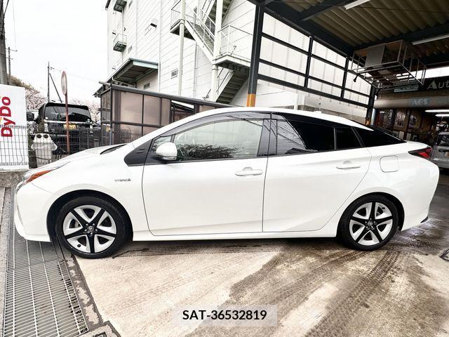 Toyota PRIUS 2016-08 281840-7