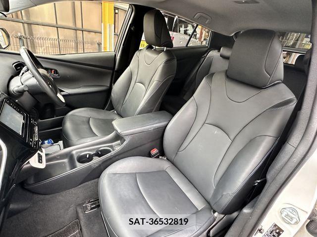 Toyota PRIUS 2016-08 281840-9