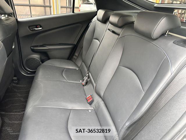 Toyota PRIUS 2016-08 281840-11