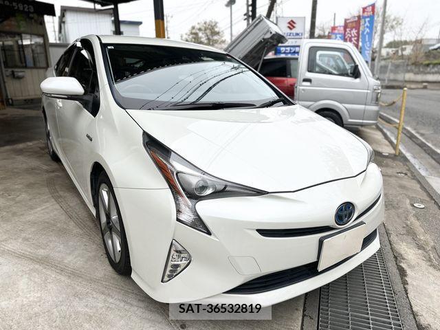 Toyota PRIUS 2016-08 281840-2
