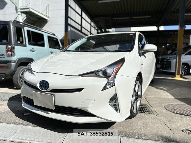 Toyota PRIUS 2016-08 281840-0