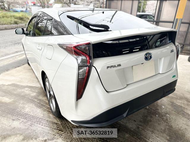 Toyota PRIUS 2016-08 281840-6