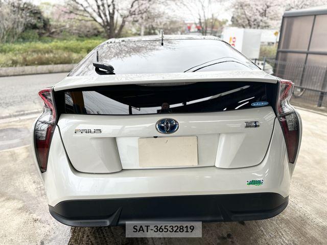 Toyota PRIUS 2016-08 281840-5