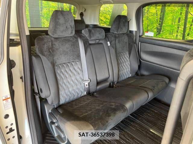 Toyota ALPHARD 2019-01 346466-9