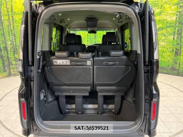 Honda e 2018-10 377384-10