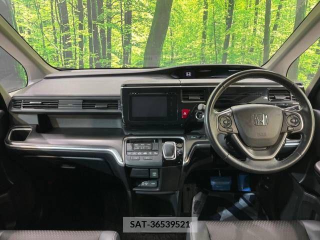 Honda e 2018-10 377384-1