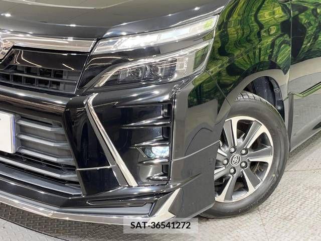 Toyota VOXY 2018-03 220333-12