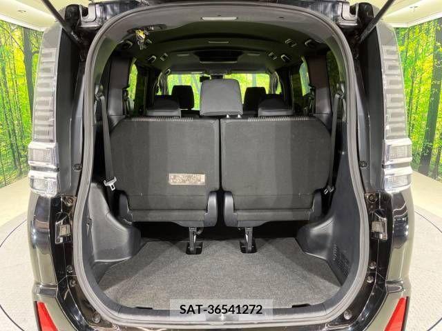 Toyota VOXY 2018-03 220333-10
