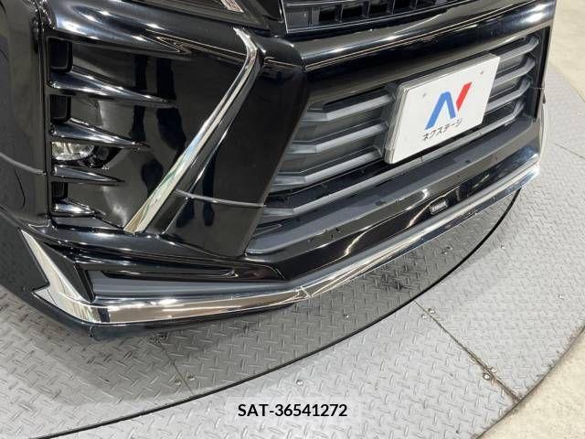 Toyota VOXY 2018-03 220333-5
