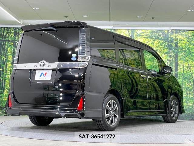 Toyota VOXY 2018-03 220333-17