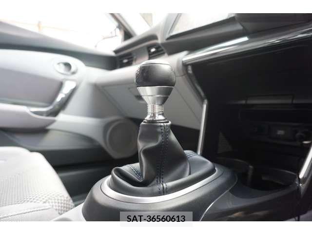 Honda CR-Z 2012-03 320982-2