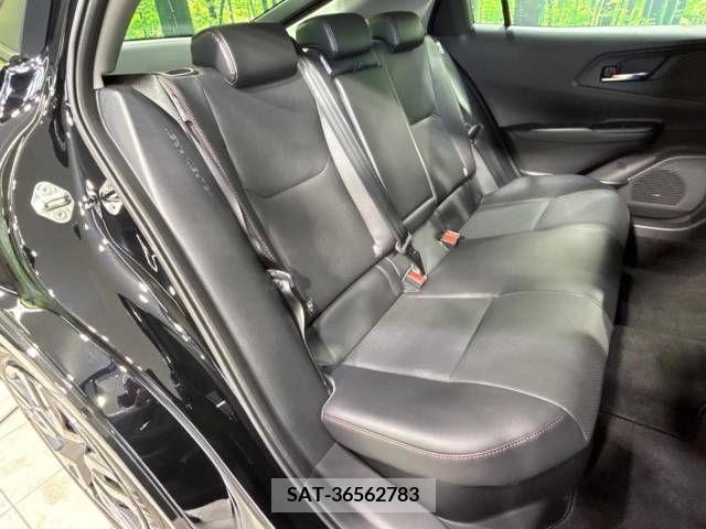 Toyota PRIUS 2023-11 366624-9