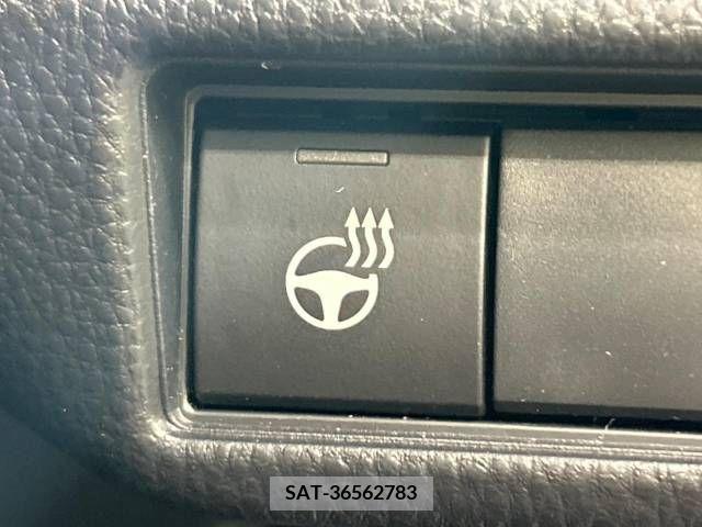 Toyota PRIUS 2023-11 366624-6